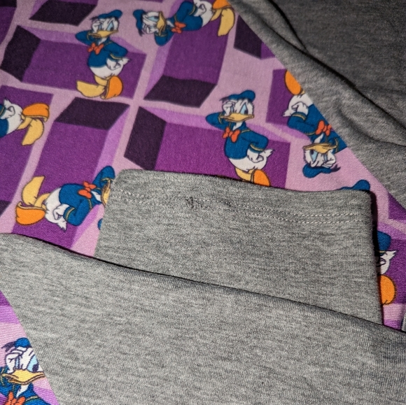 Disney LuLaRoe Randy, M, Donald Duck, Purple - Picture 9 of 9